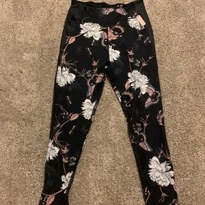 NWT Victoria’s Secret Studio high rise 7/8 Tight